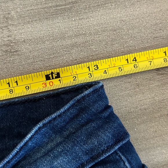 YMI Gigi Fit Flare Bell Bottom High Waist Denim Jeanse Size 9/29 - Picture 5 of 11